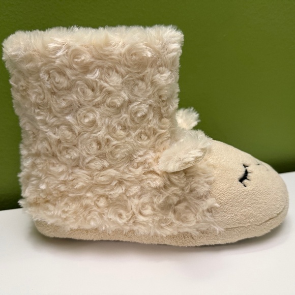 Cozy Cute Faux Fur Slipper Boot - Picture 3 of 6